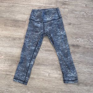 Black white and grey speckled lululemon cropped leggings